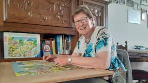 Puzzelen met bewoners met Dementie