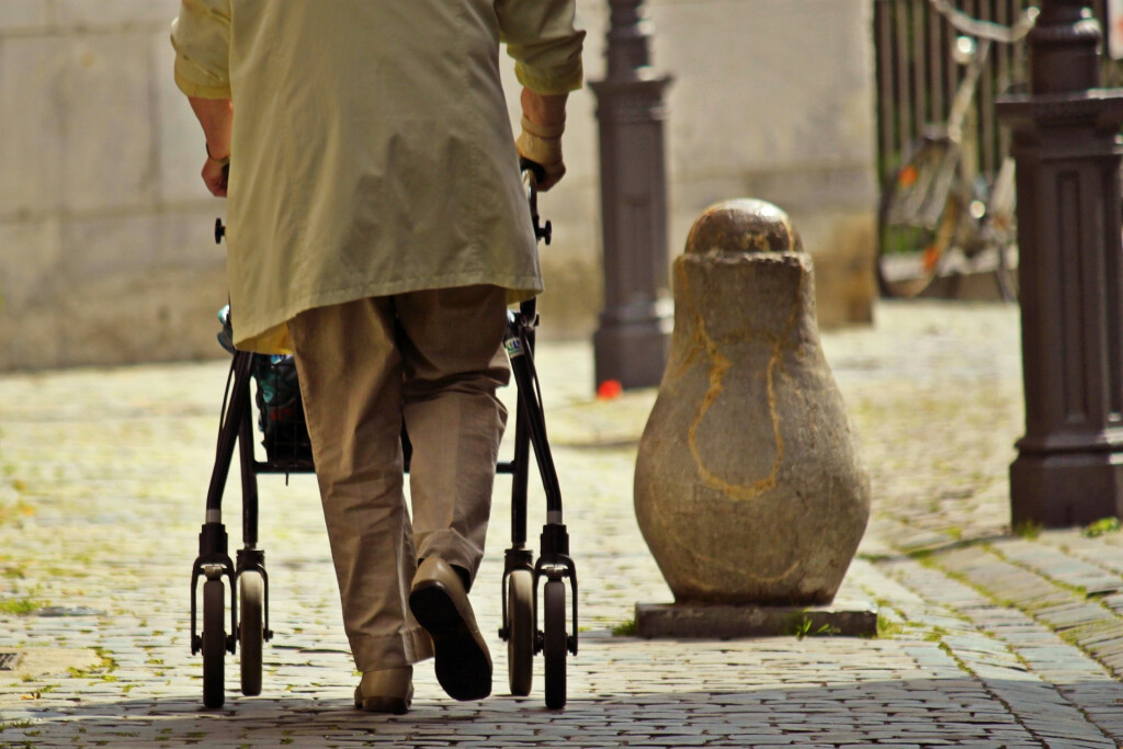 Visueel beperkte man zoekt wandelmaatje in Schiedam!