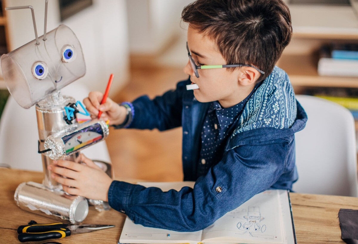 Vrijwlliger gezocht: creatief aan de slag met restmaterialen  bij het Kids Repair Café