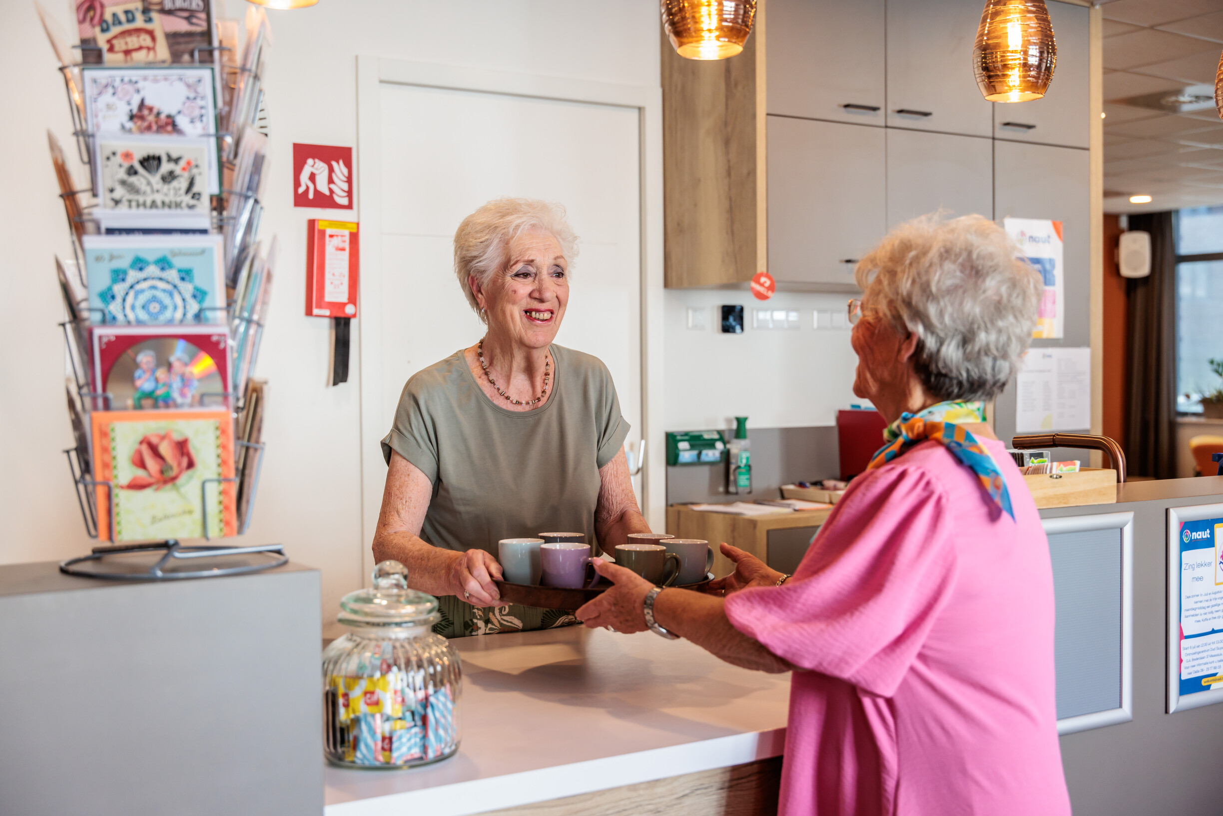 ☕Laat jij mensen zich thuis voelen? Word vrijwillig gastvrouw/gastheer in de Bijenkorf.✨